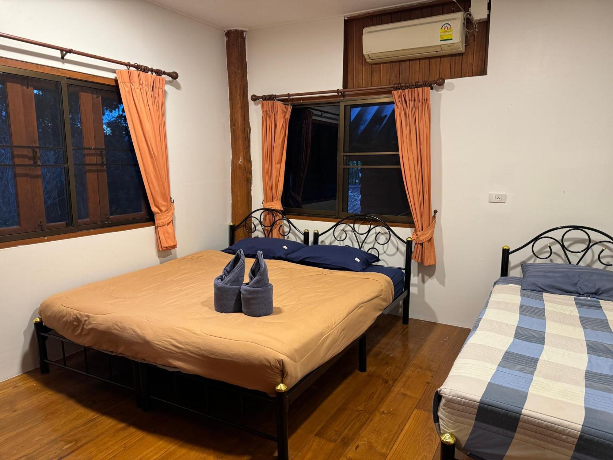 Shaya Homestay & Dorms Pai Exteriör bild