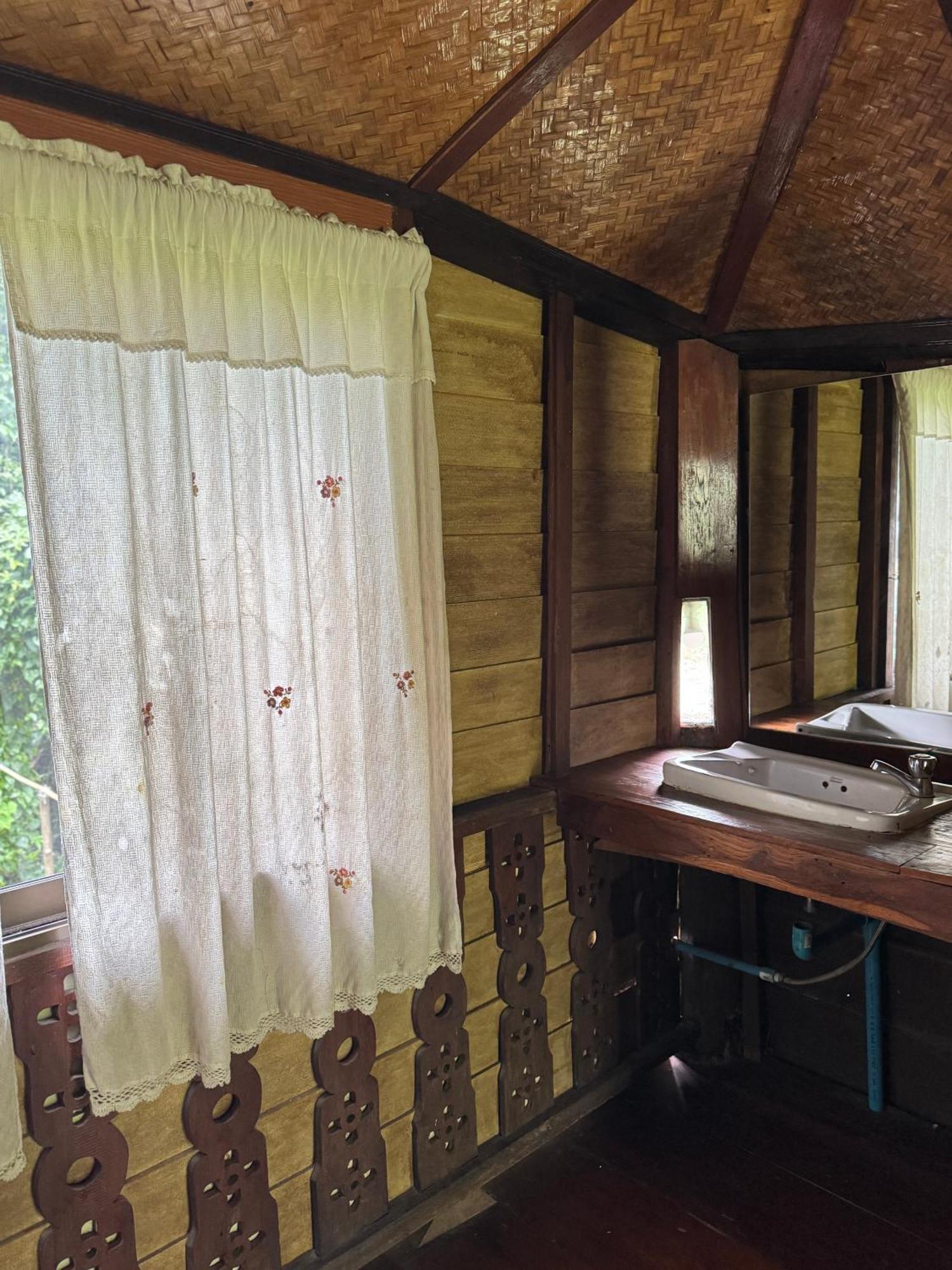 Shaya Homestay & Dorms Pai Exteriör bild