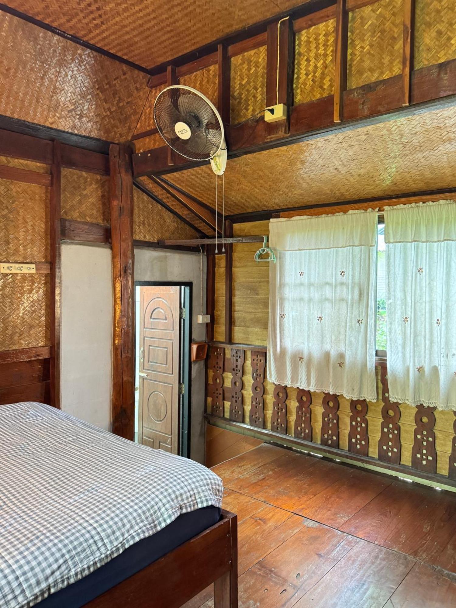Shaya Homestay & Dorms Pai Exteriör bild