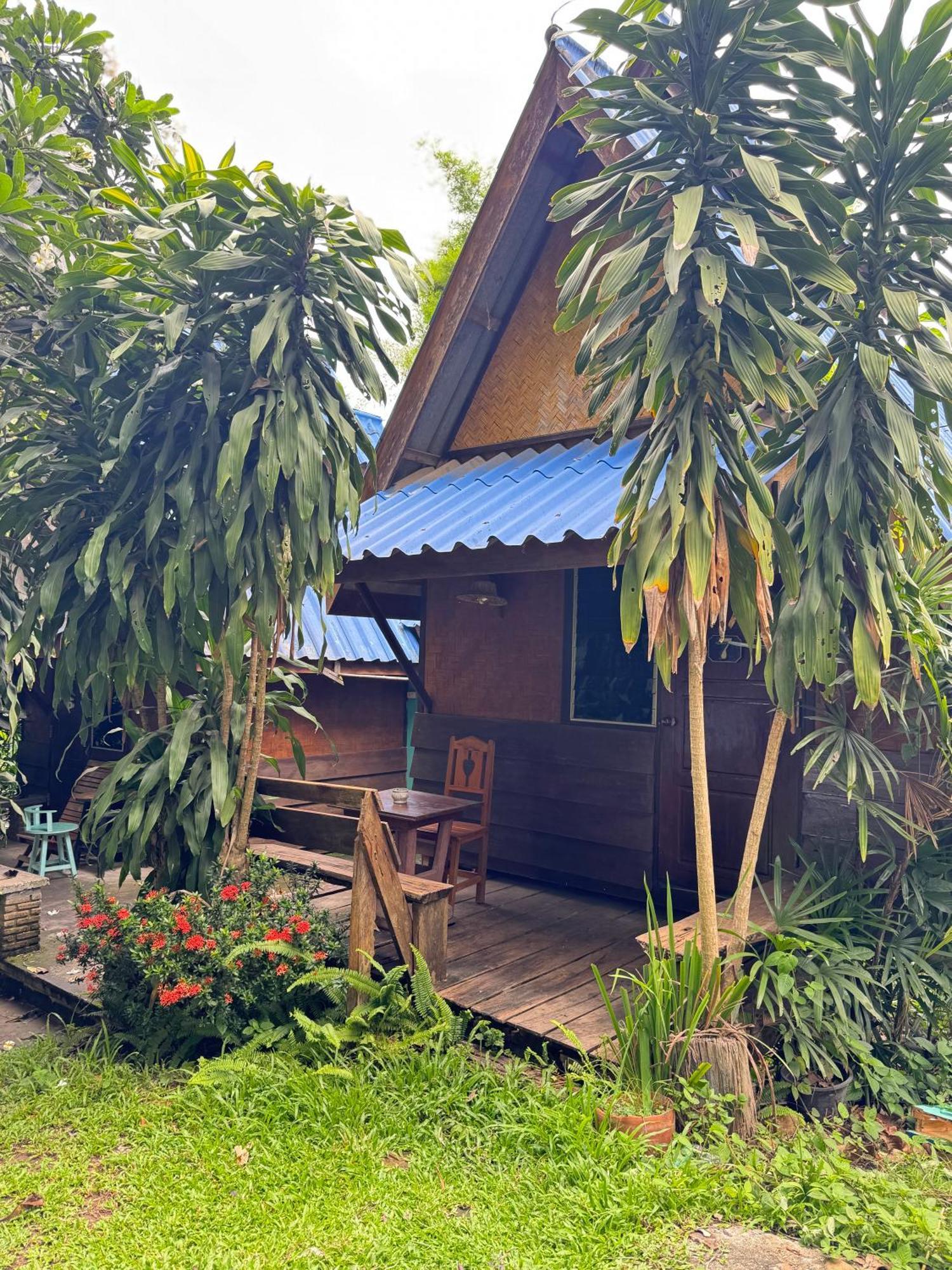 Shaya Homestay & Dorms Pai Exteriör bild