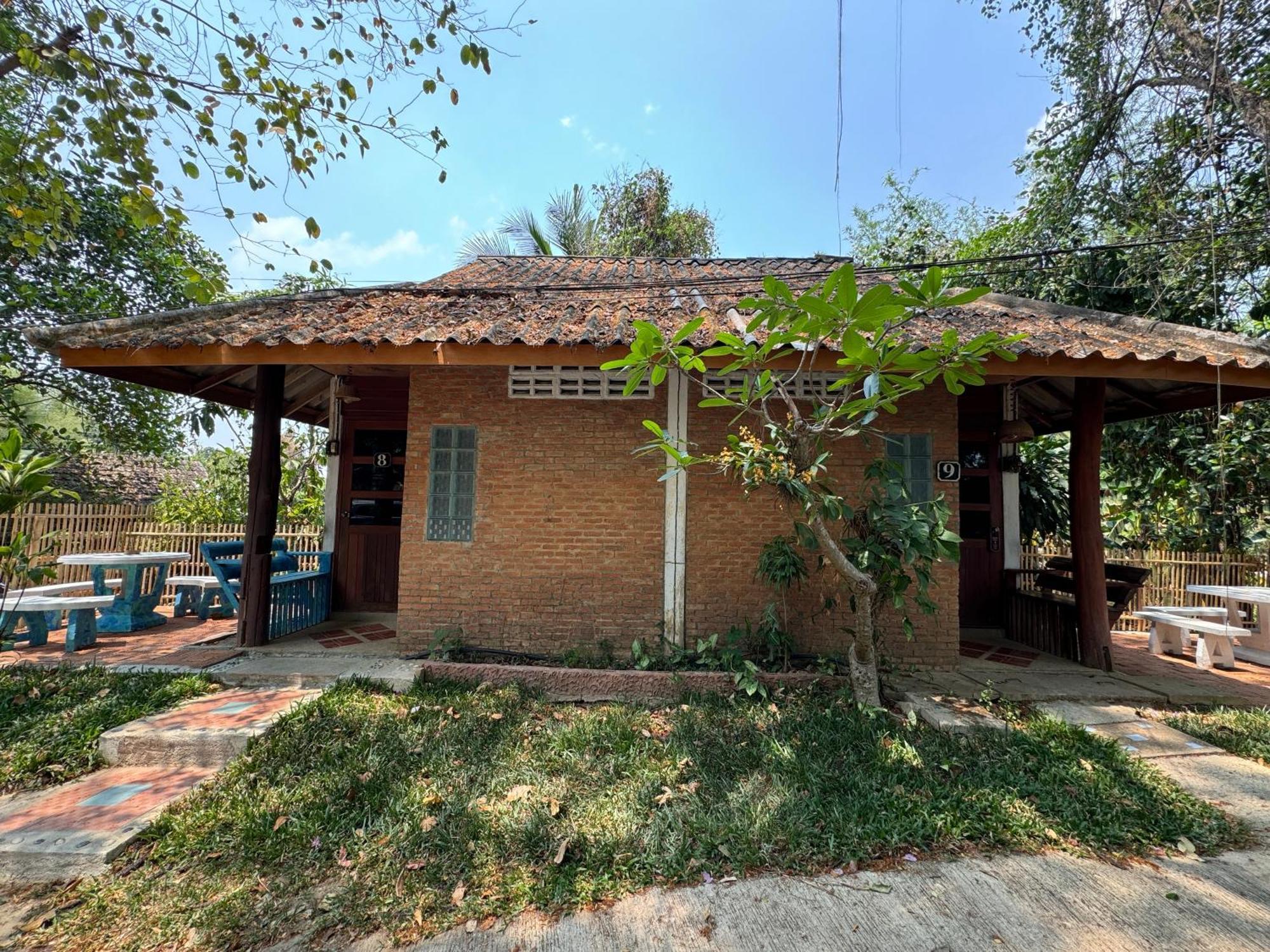 Shaya Homestay & Dorms Pai Exteriör bild