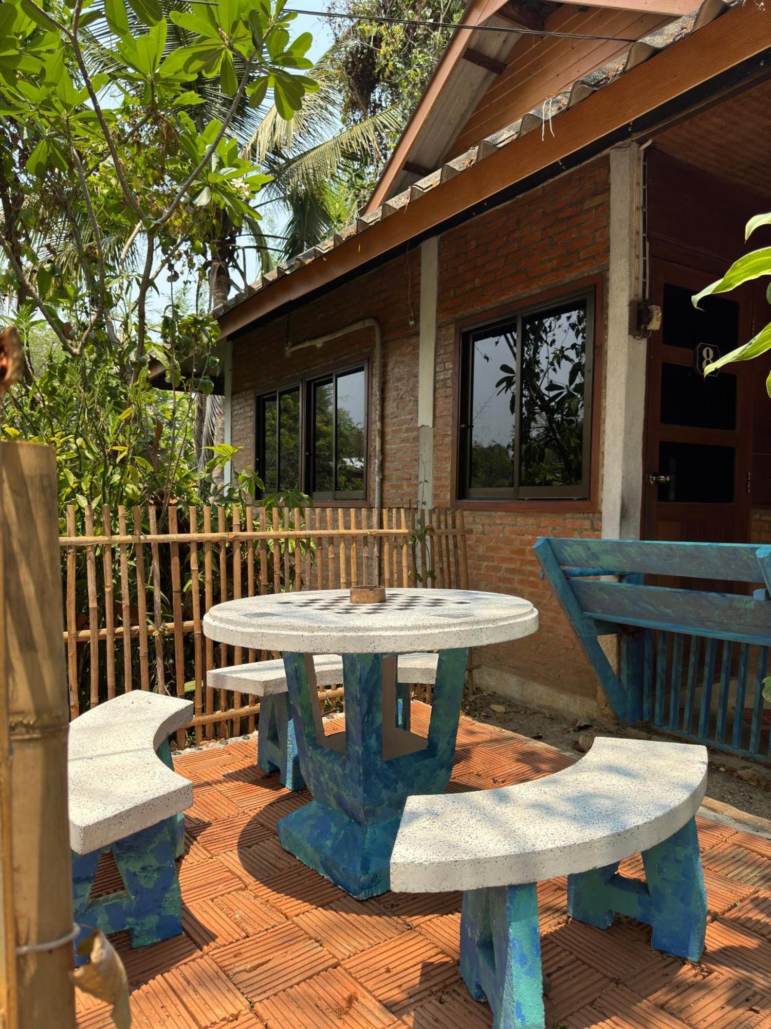 Shaya Homestay & Dorms Pai Exteriör bild